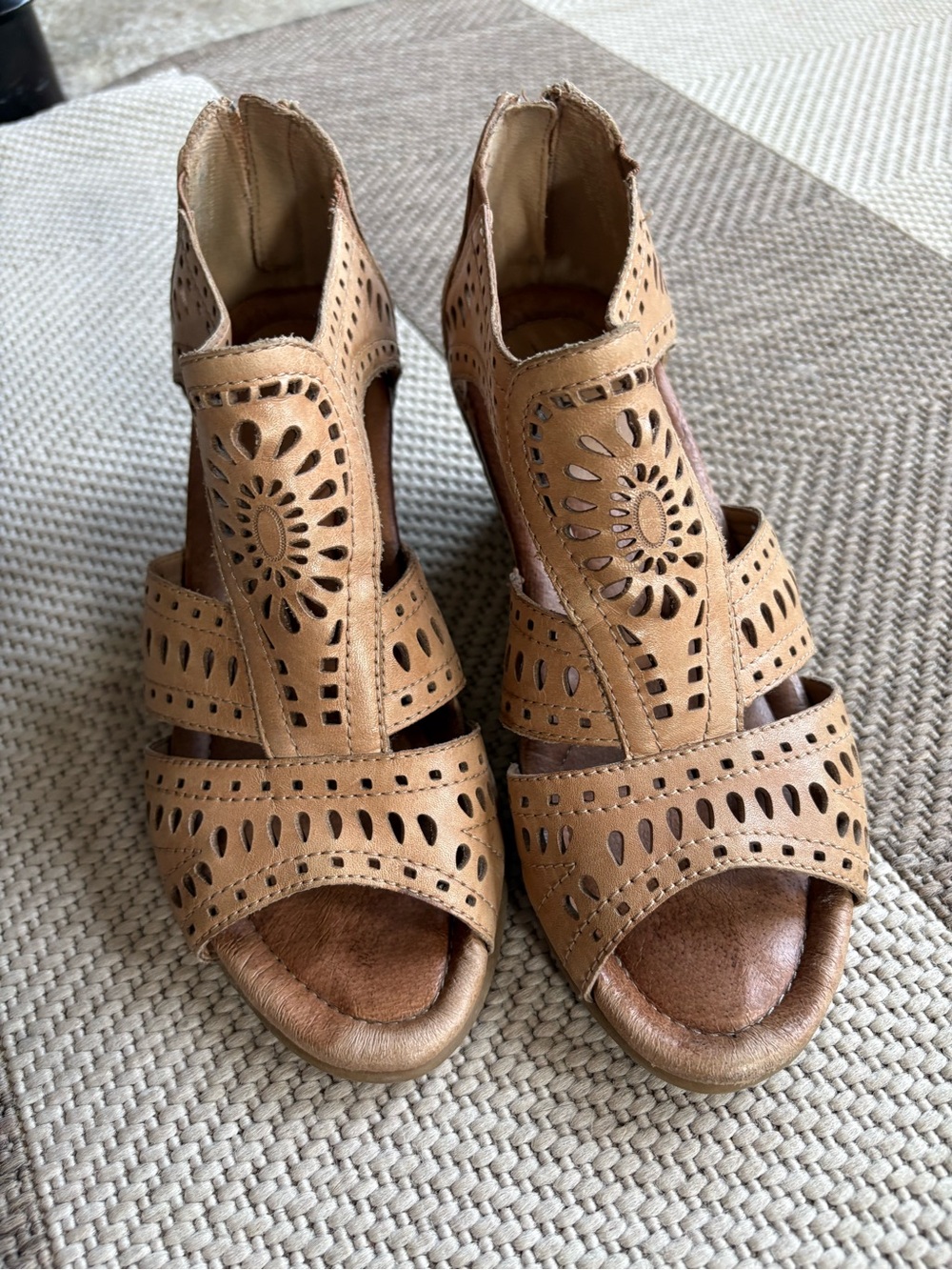 Earth Tan Attalea Barbuda Laser-Cut Open-Toe Sandal Wedges